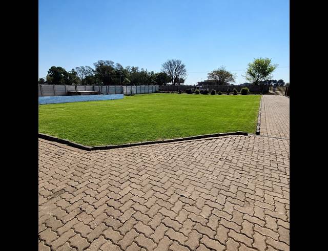 3 BEDROOM HOUSE FOR SALE IN VAN DER WESTHUIZEN